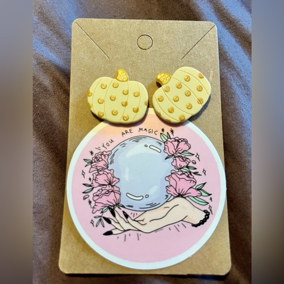 Cream and Gold Pumpkin Earrings - Picture 1 of 1